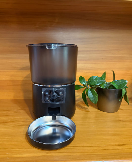 🐾 Smart Automatic Pet Feeder (4L) – HD Camera & App Controlled.