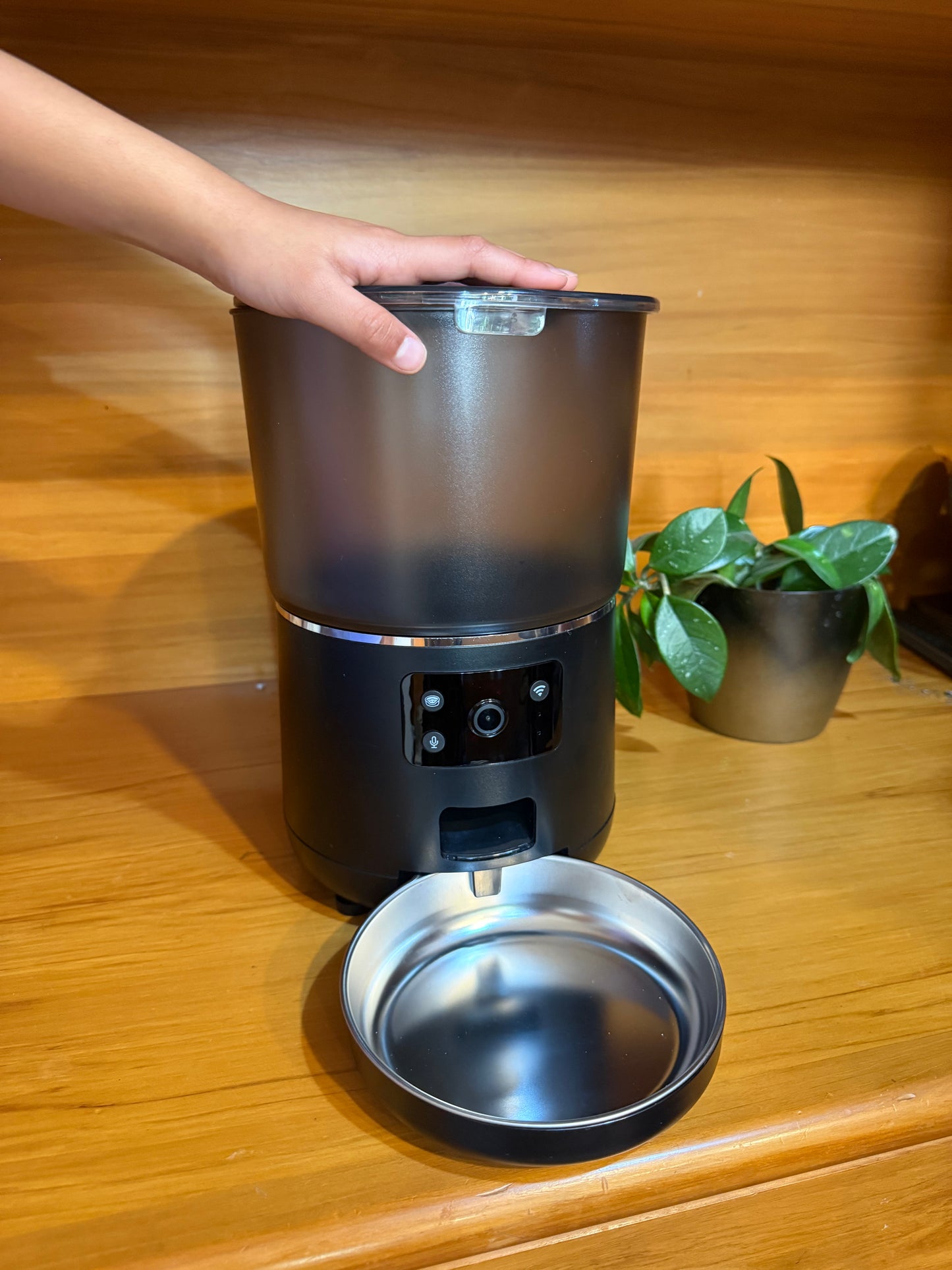 Never Miss a feeding- Smart Automatic Pet Feeder