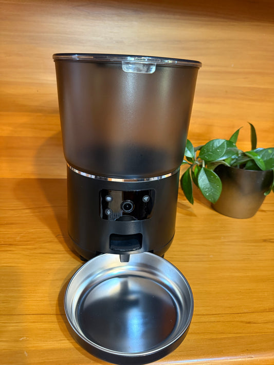 🐾 Smart Automatic Pet Feeder (4L) – HD Camera & App Controlled.